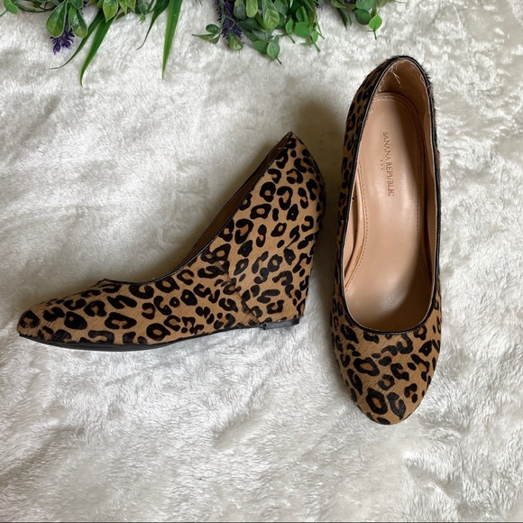Banana Republic Calf Hair Leopard Print Wedge 7.5 - Picture 3 of 11